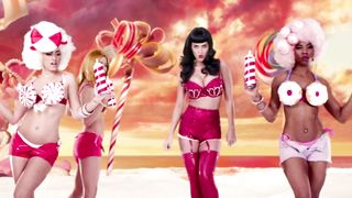 Katy Perry ft. Snoop Dogg - California Girls