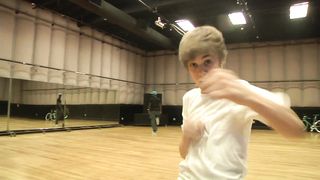 Justin Bieber - Love Me