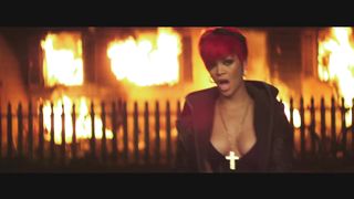 Eminem ft. Rihanna - Love The Way You Lie