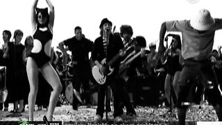 Fall out Boy - The Take Over the Breaks Over