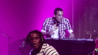 Antoine & Soraya Arnelas - Live You Dreams