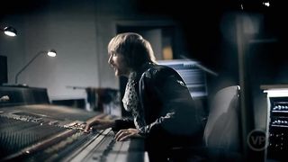 David Guetta feat. Chris Willis, Fergie & LMFAO - Getting Over You