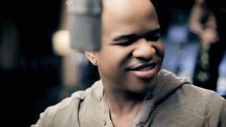 David Guetta feat. Chris Willis, Fergie & LMFAO - Getting Over You