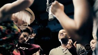 David Guetta feat. Chris Willis, Fergie & LMFAO - Getting Over You