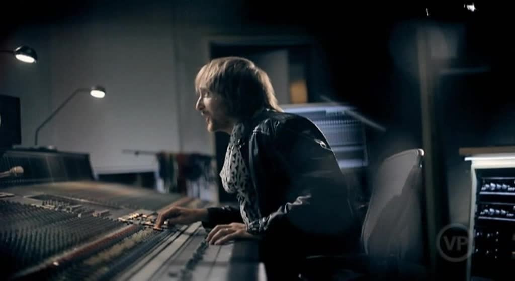 David Guetta feat. Chris Willis, Fergie & LMFAO - Getting Over You