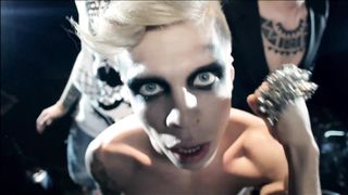 Quest Pistols feat. Artur Pirojkov - Revoluciya