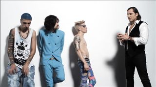 Quest Pistols feat. Artur Pirojkov - Revoluciya